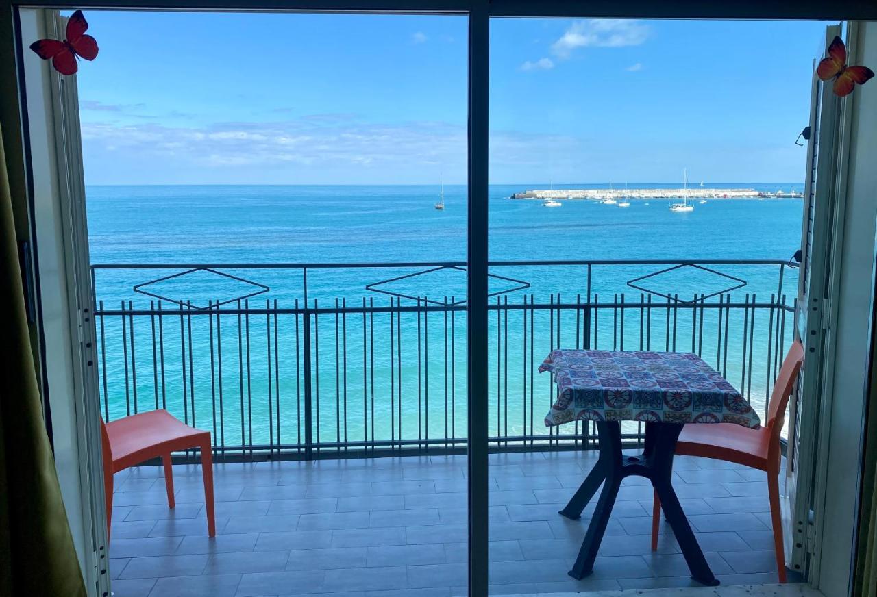 Appartement La Mansarda à Giardini-Naxos Extérieur photo