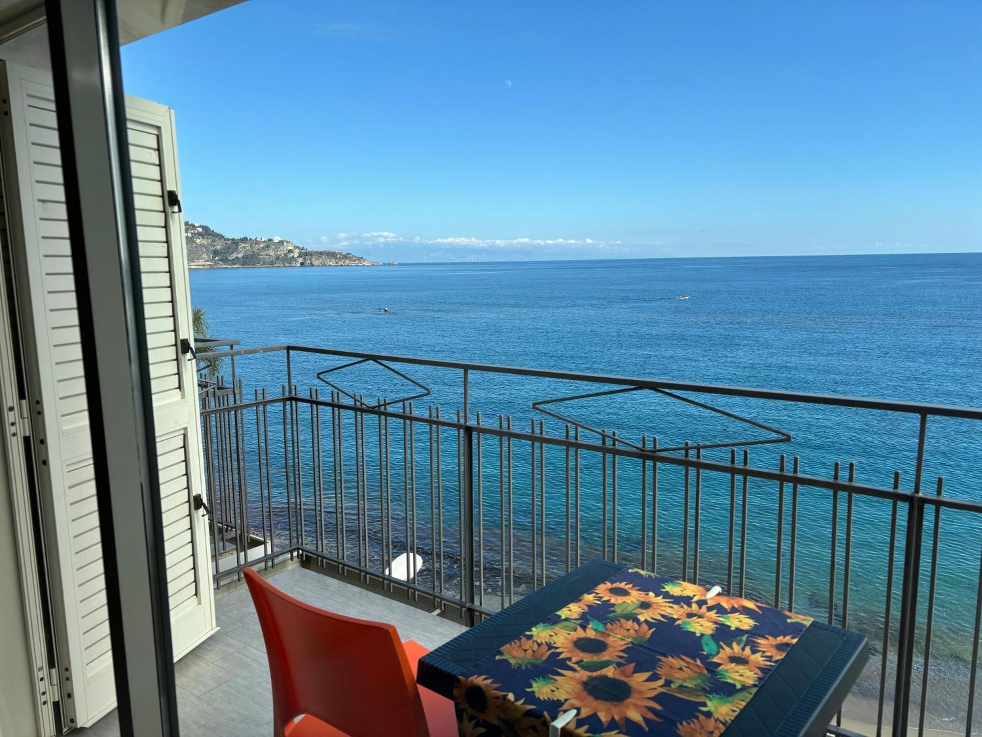Appartement La Mansarda à Giardini-Naxos Extérieur photo