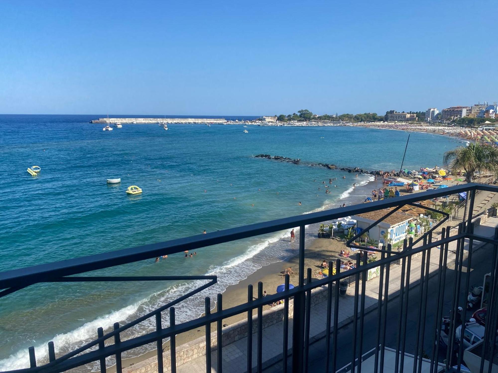 Appartement La Mansarda à Giardini-Naxos Extérieur photo